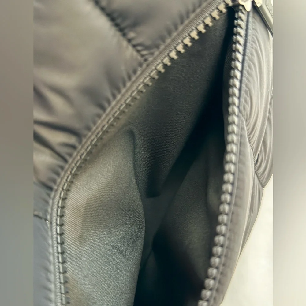 Lululemon Quilted Grid Small Tote, Black - Picture 11 of 16